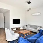 Red Moon Suites